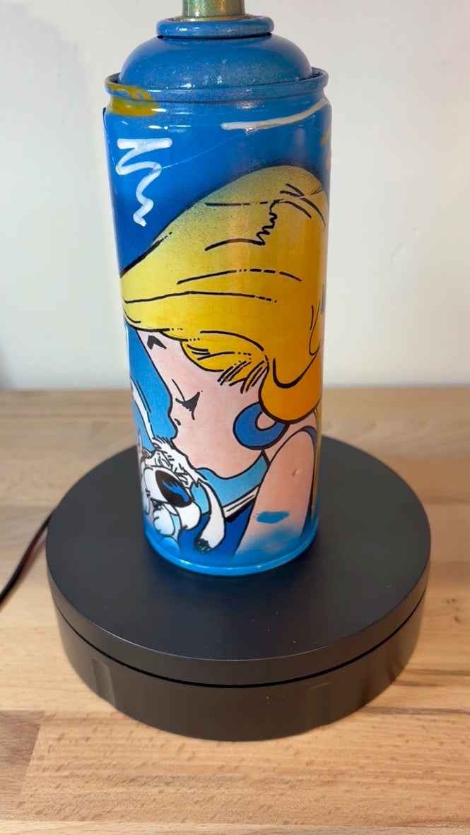 Bombe de peinture customisée par Vincent STREIFF