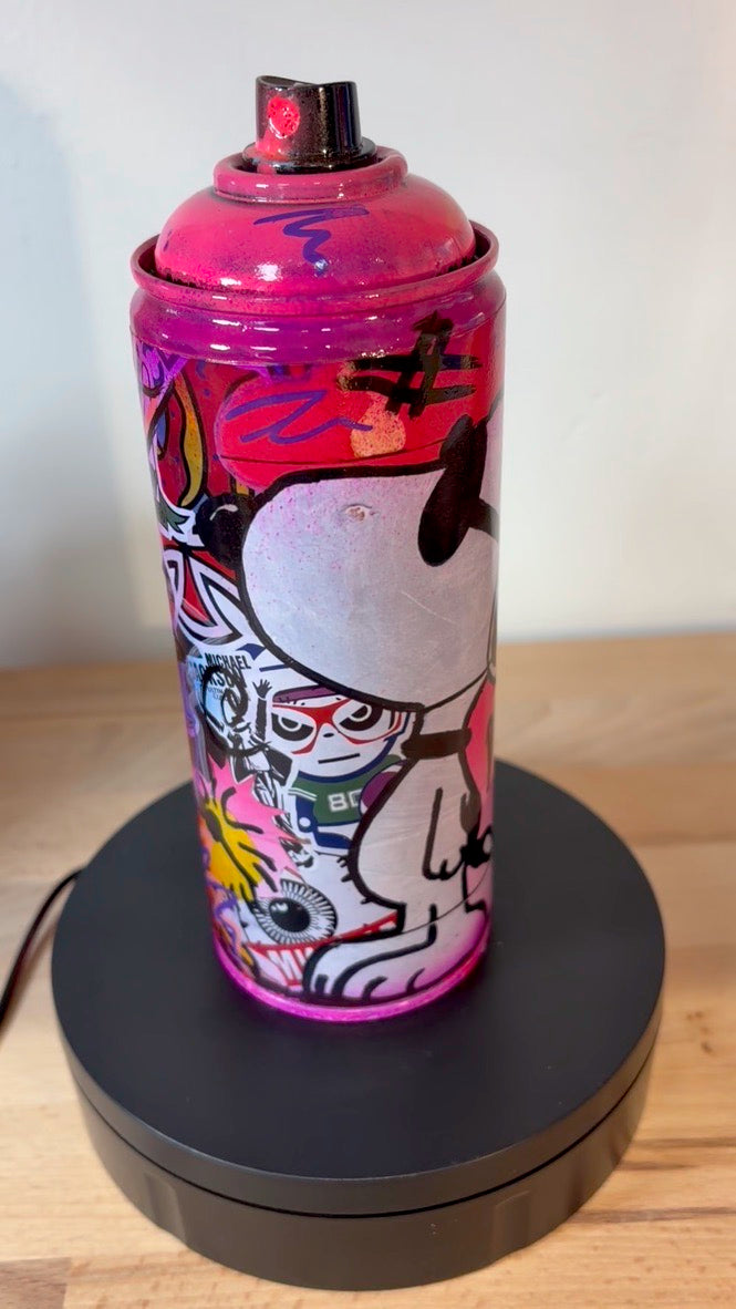 Bombe de peinture customisée par Vincent STREIFF