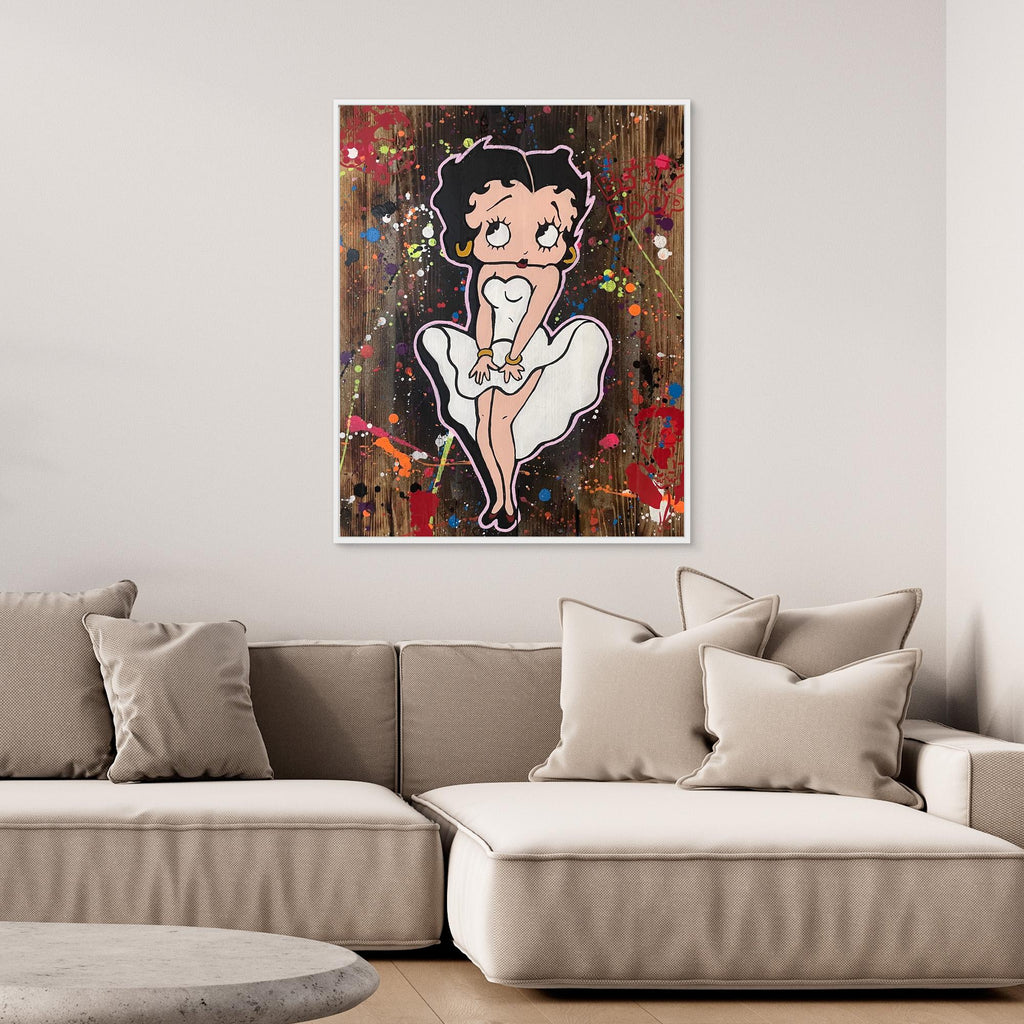 Betty Boop reproduction officielle sur toile de l'œuvre de Vincent STREIFF dans un salon moderne.