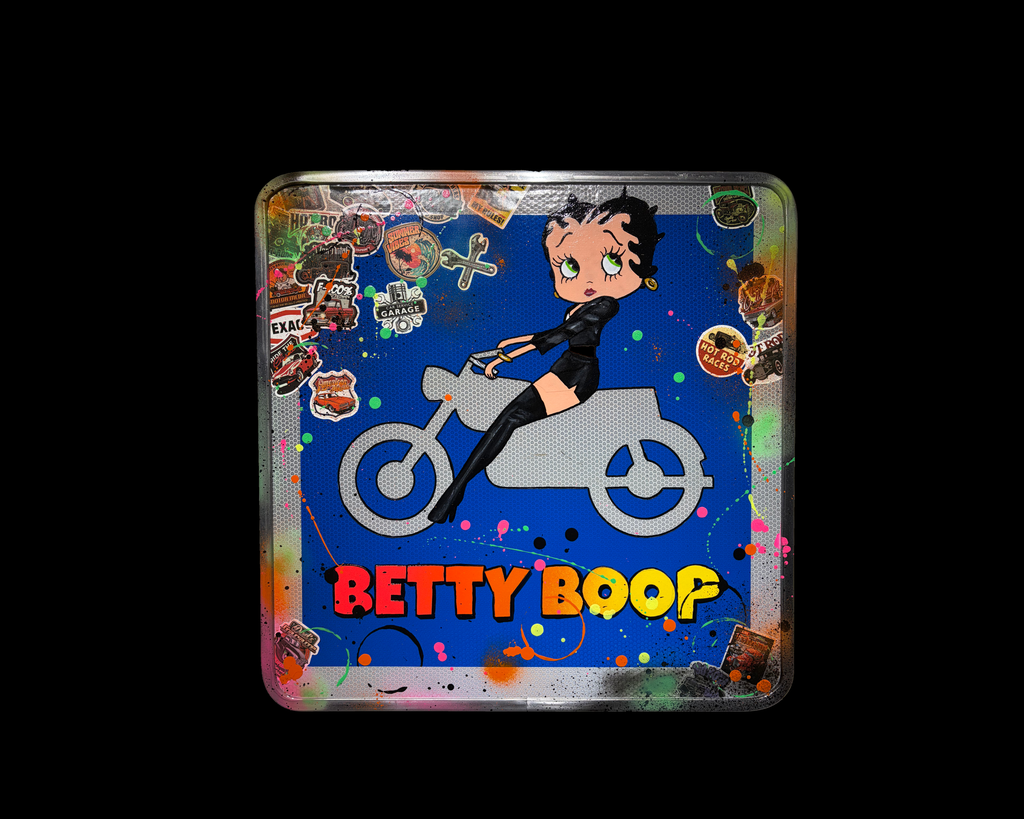 Panneau Betty Boop customisé par Vincent Streiff — vue de face