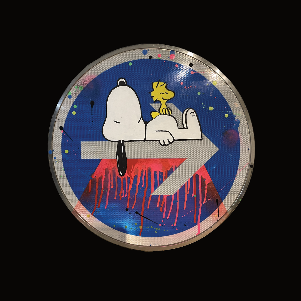 Panneau rond Snoopy et Woodstock customisé par Vincent Streiff — vue de face